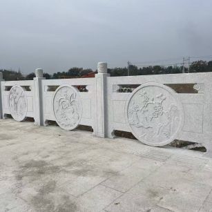 贵州芝麻白河道栏杆 石材栏杆