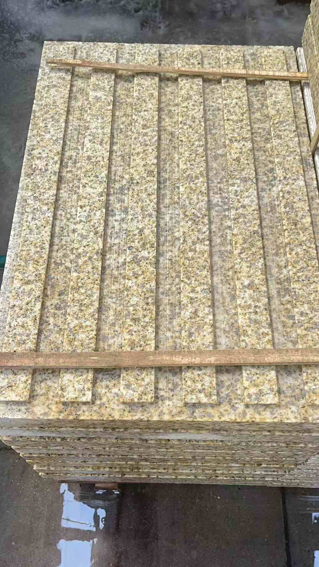 贵州黄金麻盲道 石材盲道