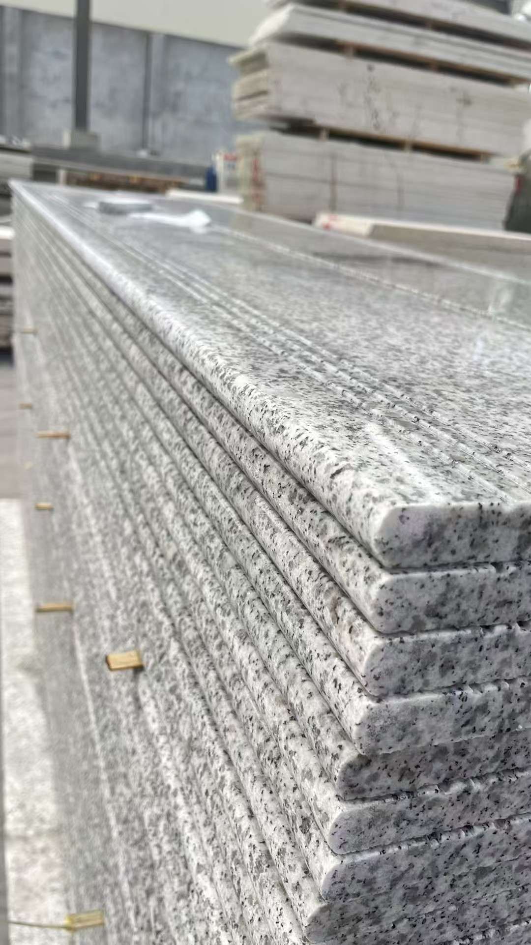 贵州芝麻白楼梯踏步 花岗岩楼梯板材